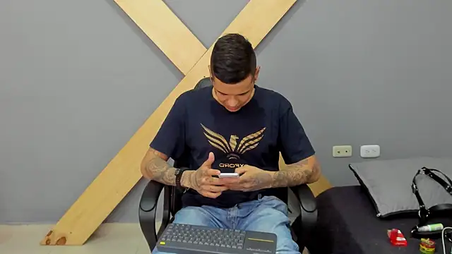 Snapshot of jamesinked_ chatting on 24, 12, 2024 jamesinked online show from 24, 12, 2024