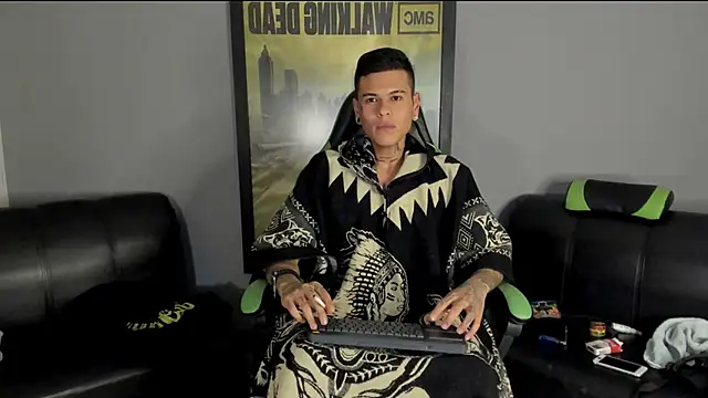 Snapshot of jamesinked_ chatting on 30, 12, 2024 jamesinked online show from 30, 12, 2024