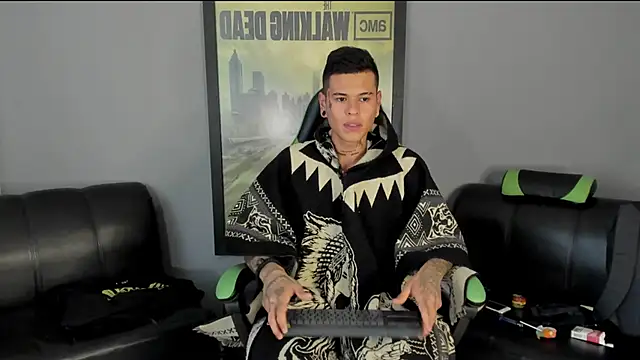 Snapshot of jamesinked_ chatting on 30, 12, 2024 jamesinked online show from 30, 12, 2024