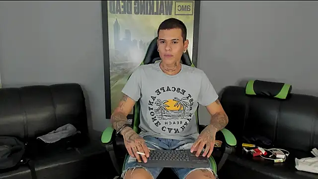 Snapshot of jamesinked_ chatting on 13, 1, 2025 jamesinked online show from 13, 1, 2025