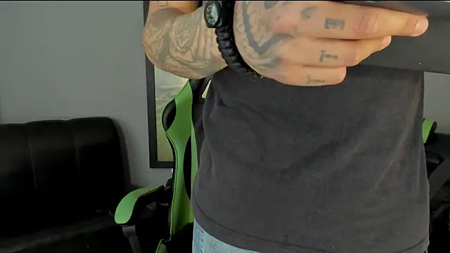 Snapshot of jamesinked_ chatting on 16, 1, 2025 jamesinked online show from 16, 1, 2025