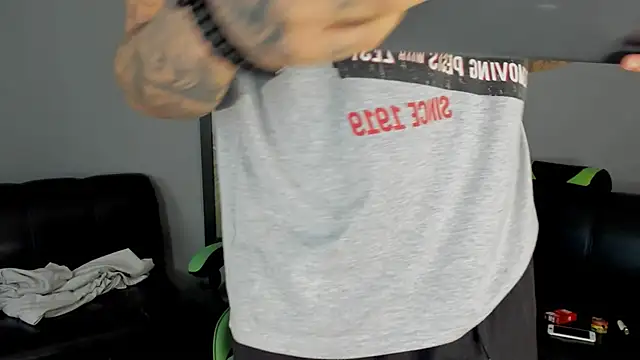 Snapshot of jamesinked_ chatting on 27, 1, 2025 jamesinked online show from 27, 1, 2025