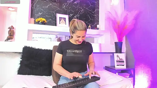 Snapshot of Cinthya_mjs chatting on 19, 2, 2026 Cinthya mjs online show from 19, 2, 2026