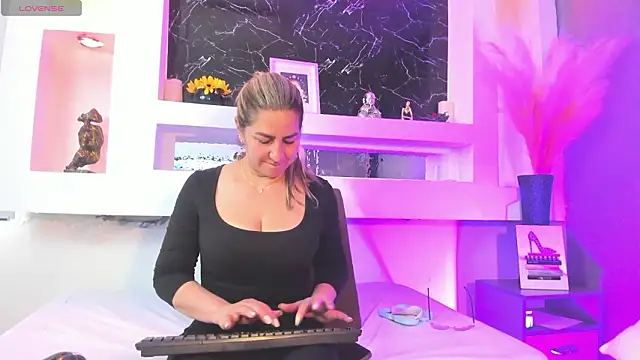 Snapshot of Cinthya_mjs chatting on 21, 2, 2026 Cinthya mjs online show from 21, 2, 2026