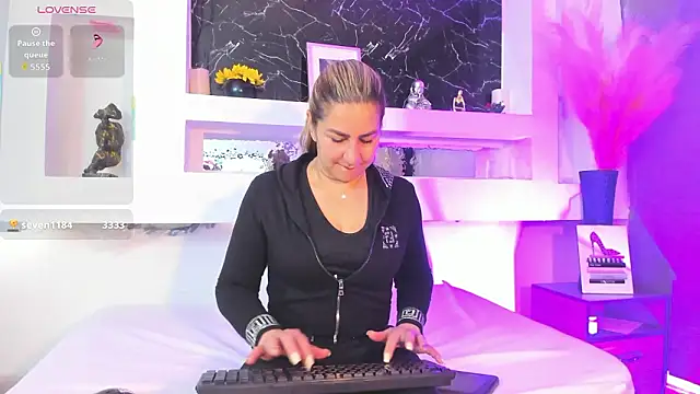 Snapshot of Cinthya_mjs chatting on 28, 2, 2026 Cinthya mjs online show from 28, 2, 2026