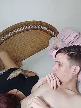 Snapshot of Milfvalesk chatting on 5, 1, 2025 Milfvalesk online show from 5, 1, 2025