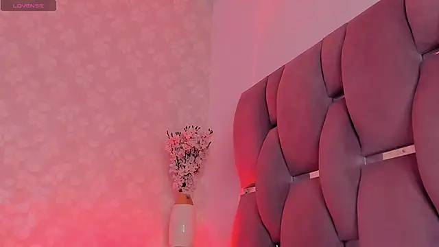 vayoleen online show from 4, 10, 2025