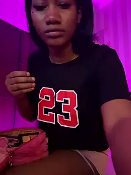 Snapshot of vayoleen chatting on 29, 5, 2026 vayoleen online show from 29, 5, 2026