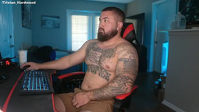 Snapshot of B_The_Creator_X chatting on 11, 3, 2025 B The Creator X online show from 11, 3, 2025