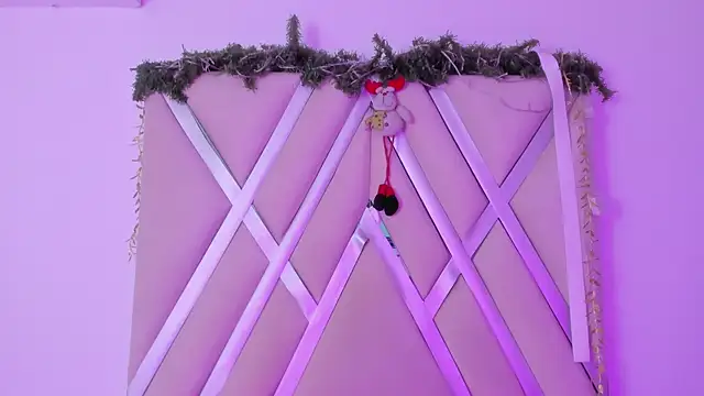  miaquevedo  online show from 17, 12, 2025