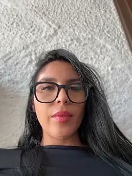  miaquevedo  online show from 12, 4, 2026