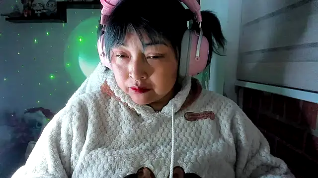 Snapshot of Shaddycute_ chatting on 11, 6, 2026 Shaddycute online show from 11, 6, 2026