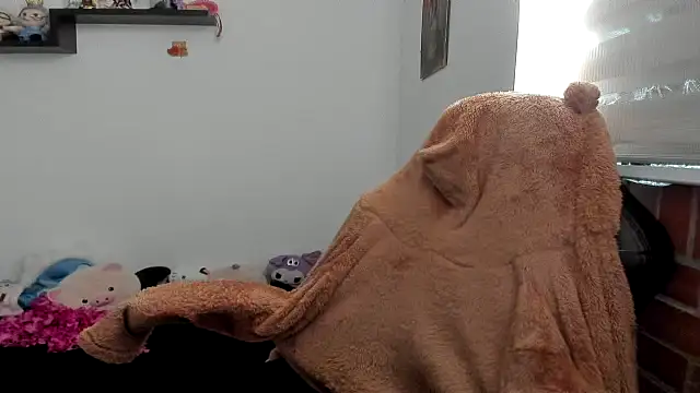 Snapshot of Shaddycute_ chatting on 10, 7, 2026 Shaddycute online show from 10, 7, 2026