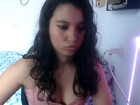 HannaKlein online show from 6, 10, 2025