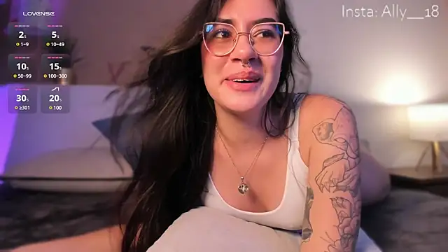 Snapshot of Ally_addams chatting on 6, 3, 2025 Ally addams online show from 6, 3, 2025