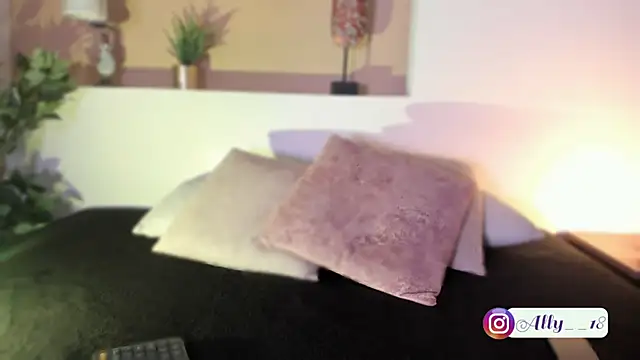 Snapshot of Ally_addams chatting on 10, 10, 2025 Ally addams online show from 10, 10, 2025