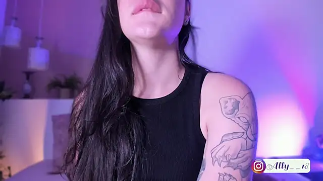 Snapshot of Ally_addams chatting on 4, 12, 2025 Ally addams online show from 4, 12, 2025