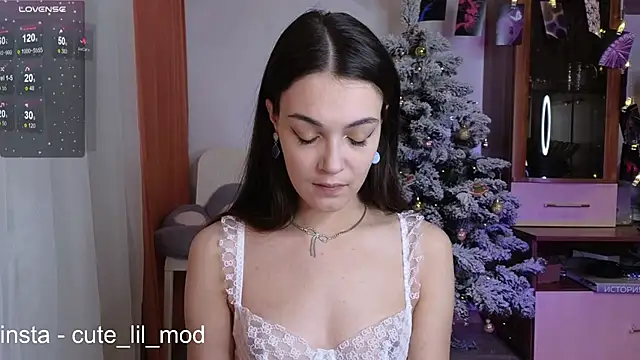 Snapshot of art_phoenix chatting on 7, 1, 2025 art phoenix online show from 7, 1, 2025