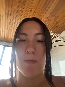 Elle Lee  online show from 26, 11, 2025