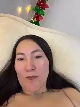 Elle Lee  online show from 21, 12, 2025