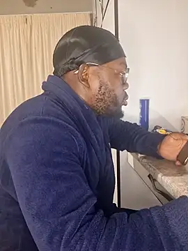 LaughRiotX online show from 23, 4, 2026