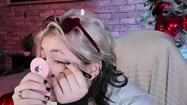 Alex Howell online show from 12, 2, 2025