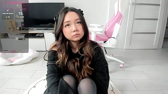 Fluffy Rose online show from 18, 5, 2026