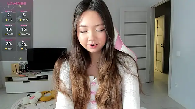 Fluffy Rose online show from 19, 7, 2026