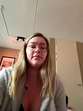 Snapshot of xX_HotCouple_Xx chatting on 21, 9, 2025 xX HotCouple Xx online show from 21, 9, 2025