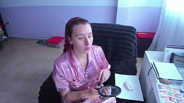 bonnie moon  online show from 23, 10, 2025