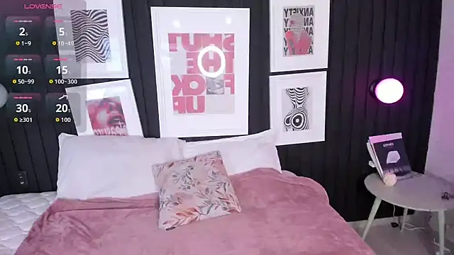 Kayla stern  online show from 20, 11, 2025