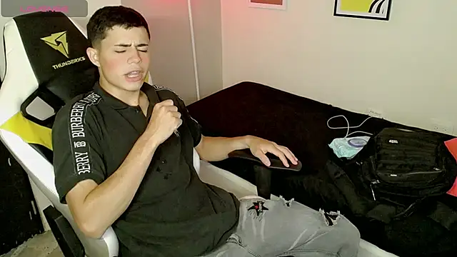 Snapshot of bby_santi chatting on 26, 9, 2025 bby santi online show from 26, 9, 2025