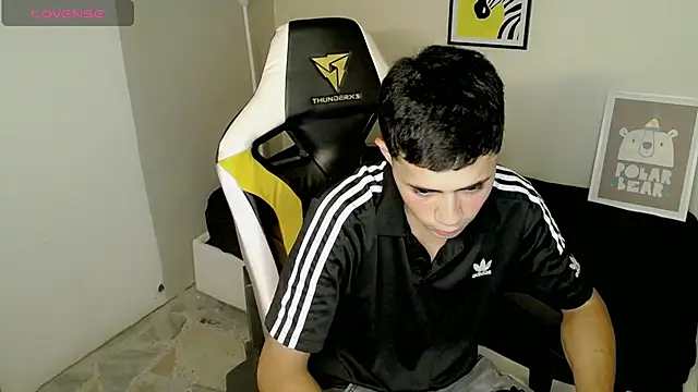 Snapshot of bby_santi chatting on 9, 10, 2025 bby santi online show from 9, 10, 2025