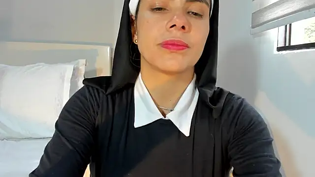 ClaraMariaMon online show from 5, 6, 2026