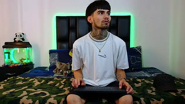 Brutal Sex Fucking online show from 27, 2, 2026