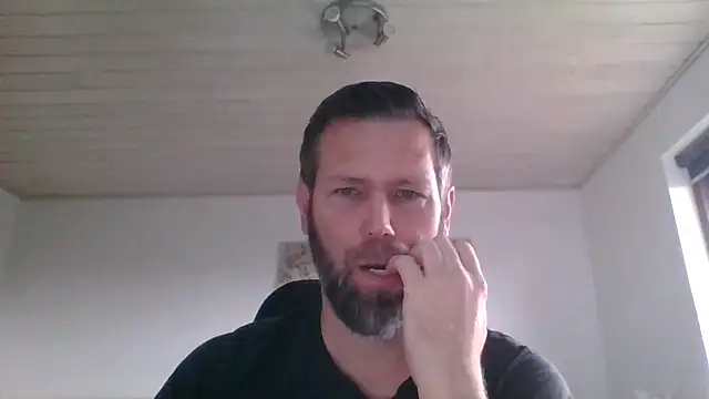 Snapshot of Gotta1 chatting on 2, 11, 2025 Gotta1 online show from 2, 11, 2025