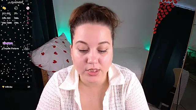 Snapshot of MissBecca chatting on 4, 7, 2026 MissBecca online show from 4, 7, 2026
