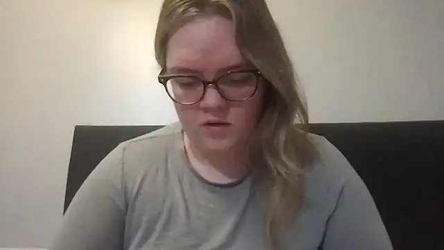 honeyyy24 online show from 8, 3, 2026