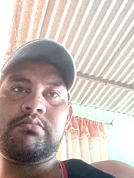 Snapshot of travieso2893 chatting on 8, 4, 2026 travieso2893 online show from 8, 4, 2026
