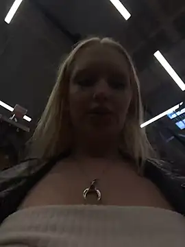Snapshot of Milkyy_wway chatting on 9, 5, 2026 Milkyy wway online show from 9, 5, 2026
