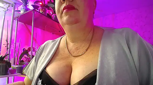  Sweet Woman online show from 26, 1, 2025