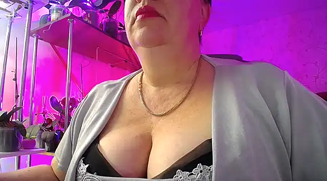  Sweet Woman online show from 8, 2, 2025