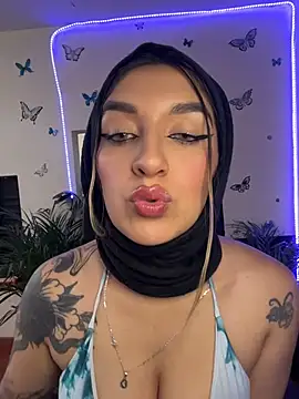 Snapshot of Lia-mitch chatting on 7, 7, 2026 Lia-mitch online show from 7, 7, 2026