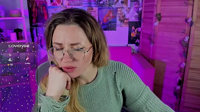 Snapshot of LadyIzabel chatting on 12, 12, 2024 LadyIzabel online show from 12, 12, 2024