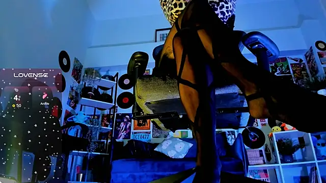 Snapshot of LadyIzabel chatting on 19, 12, 2024 LadyIzabel online show from 19, 12, 2024