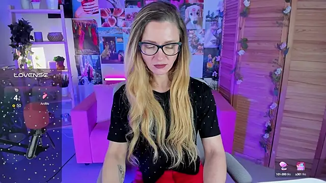 Snapshot of LadyIzabel chatting on 22, 12, 2024 LadyIzabel online show from 22, 12, 2024