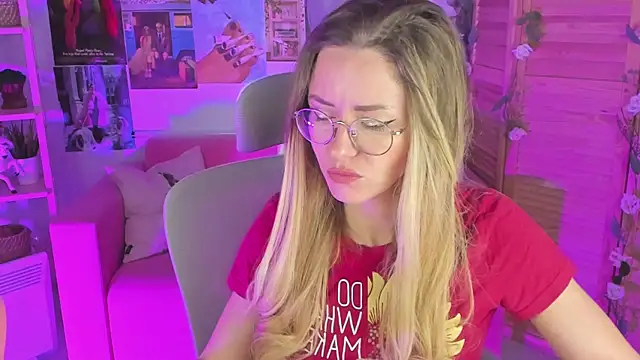 Snapshot of LadyIzabel chatting on 28, 1, 2025 LadyIzabel online show from 28, 1, 2025