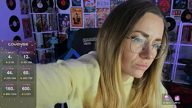 Snapshot of LadyIzabel chatting on 17, 2, 2025 LadyIzabel online show from 17, 2, 2025