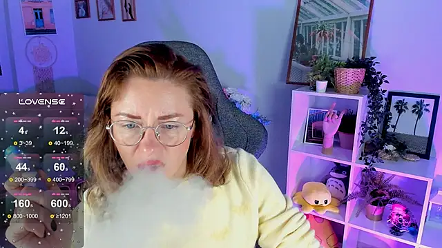 Snapshot of LadyIzabel chatting on 8, 3, 2025 LadyIzabel online show from 8, 3, 2025