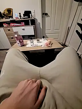 Kevindauerhorny online show from 31, 12, 2024